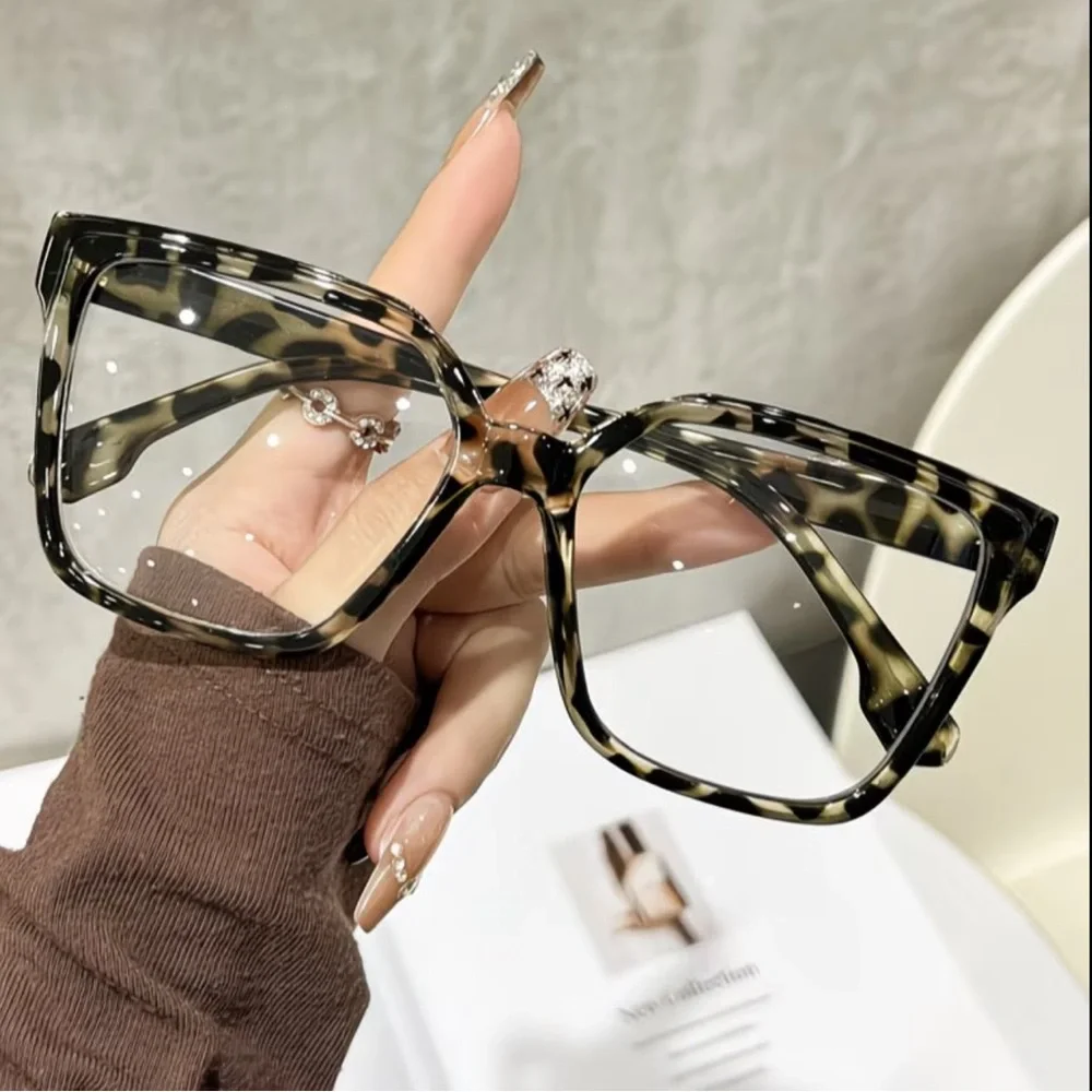 Stylish Non-Rx Glasses 🤓 - Picture 2 of 6